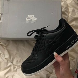 BRAND NEW NIKE AIR FORCE 1 LV8